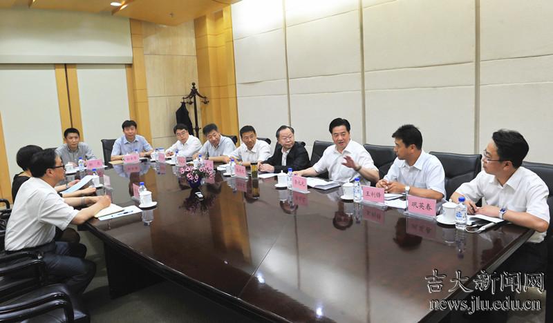 孙民安摄