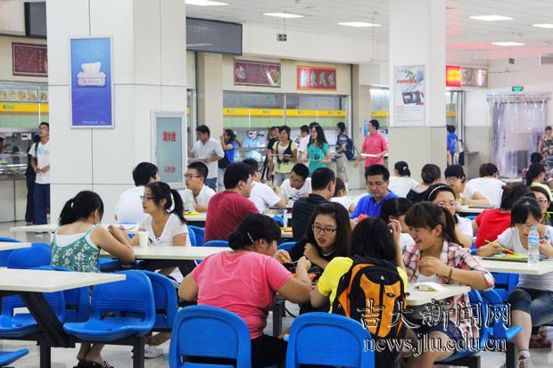 学子们正式开始新学期的best365生活